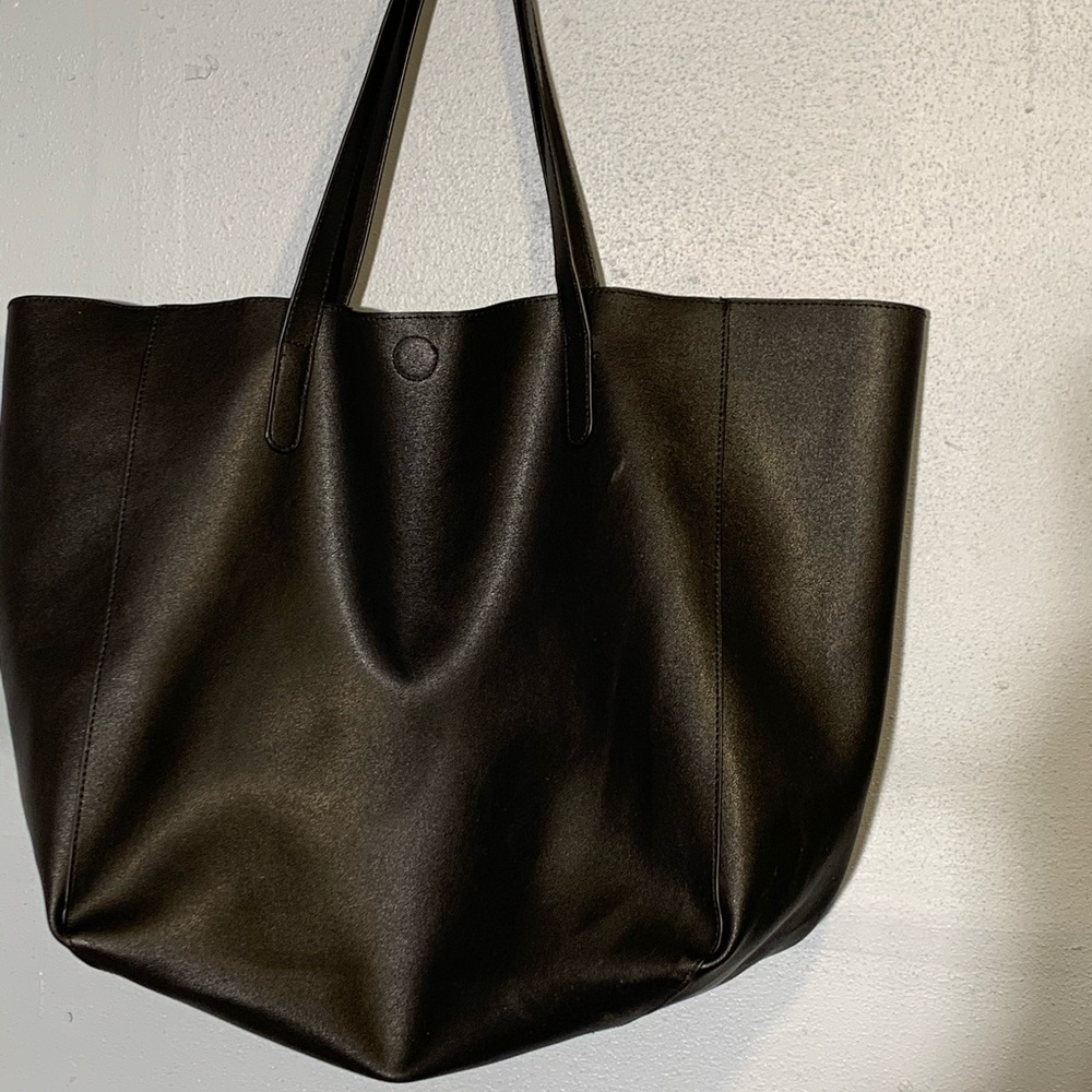 Black tote